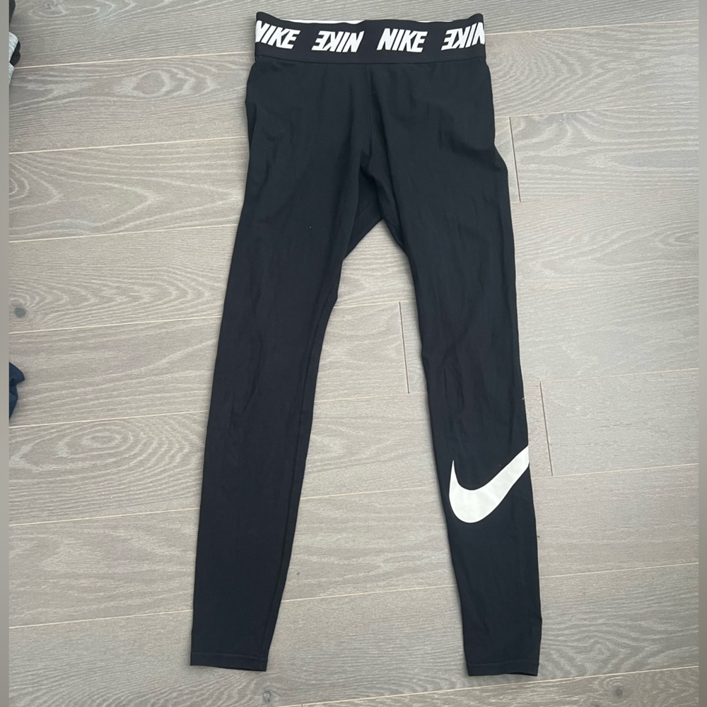 Nike Black Athletic Leggings with Stretchy Fit